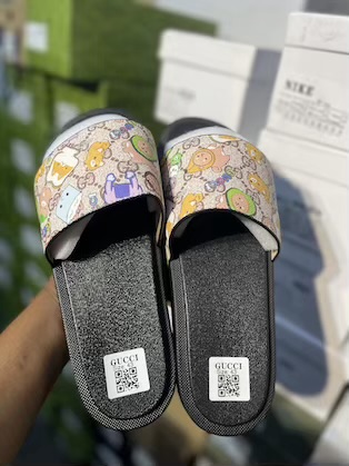 Slide01 (Gucci)