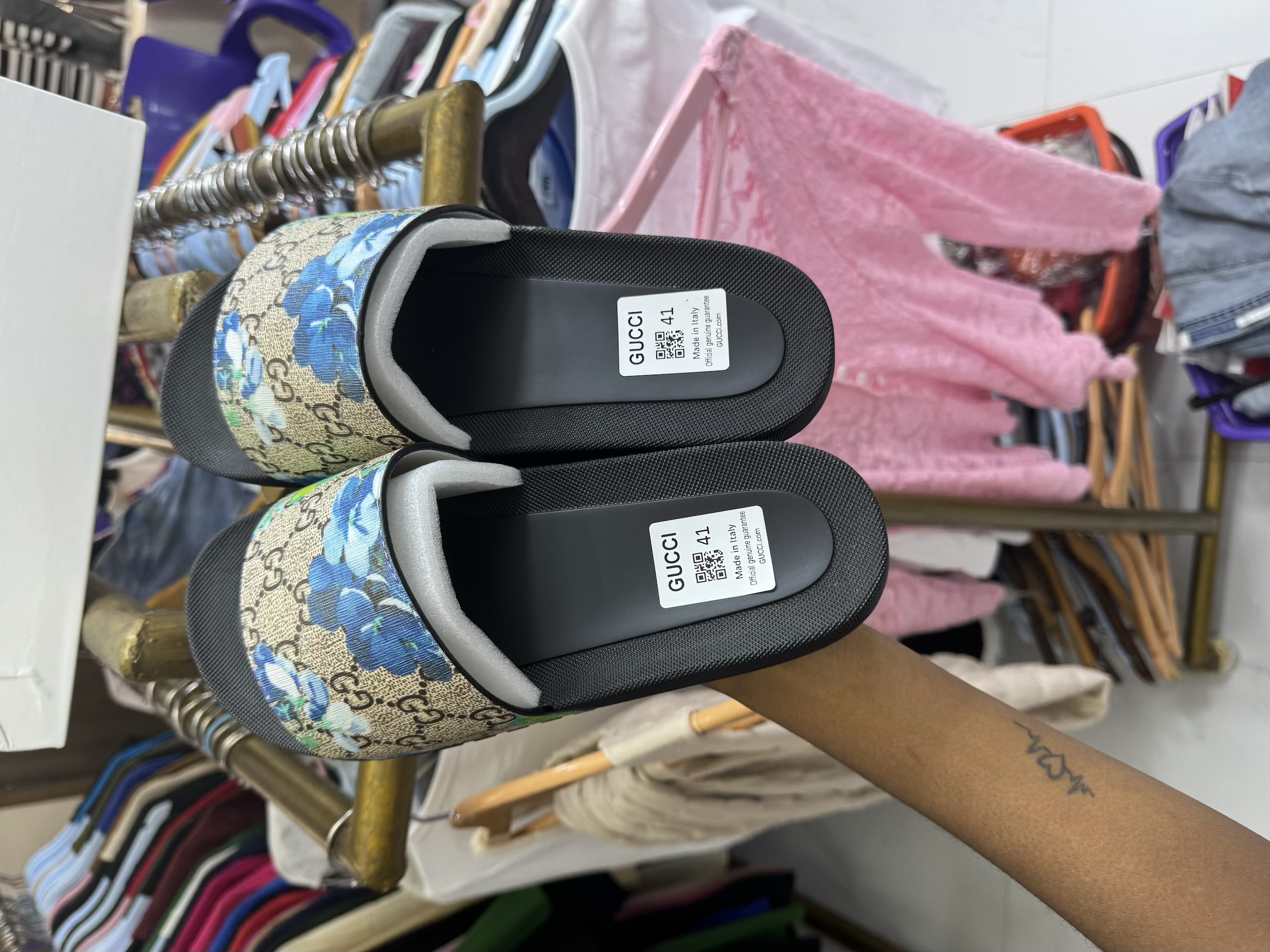 Gucci (carton slide)