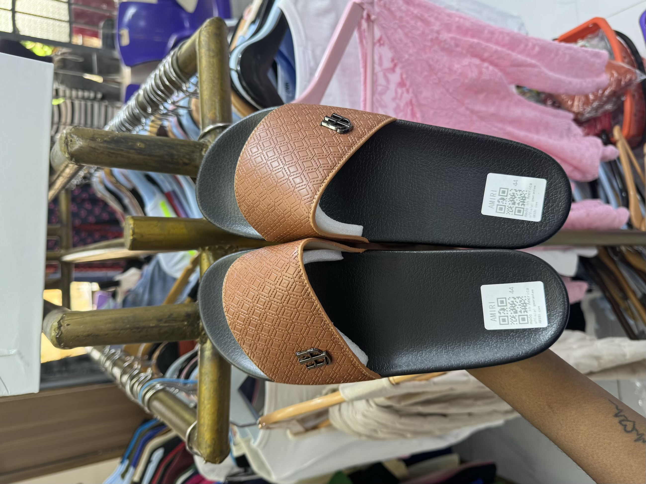 Amiri (carton slide)