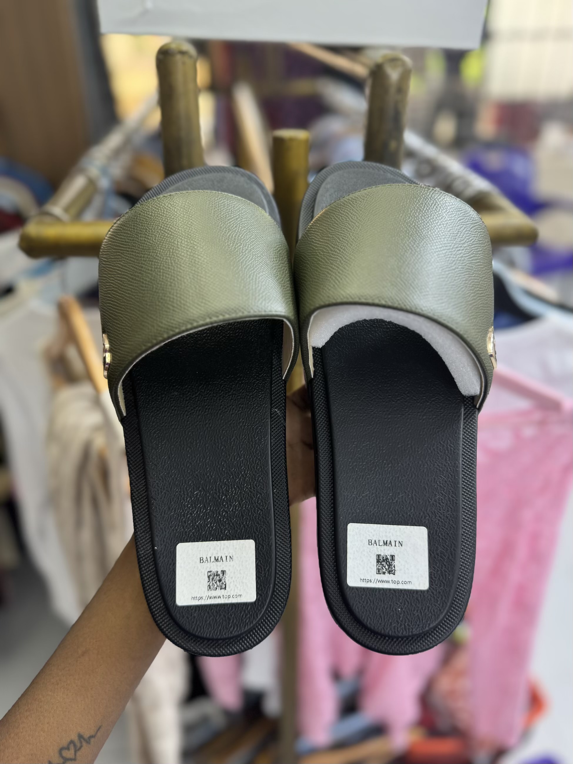 Balmain (carton slide)
